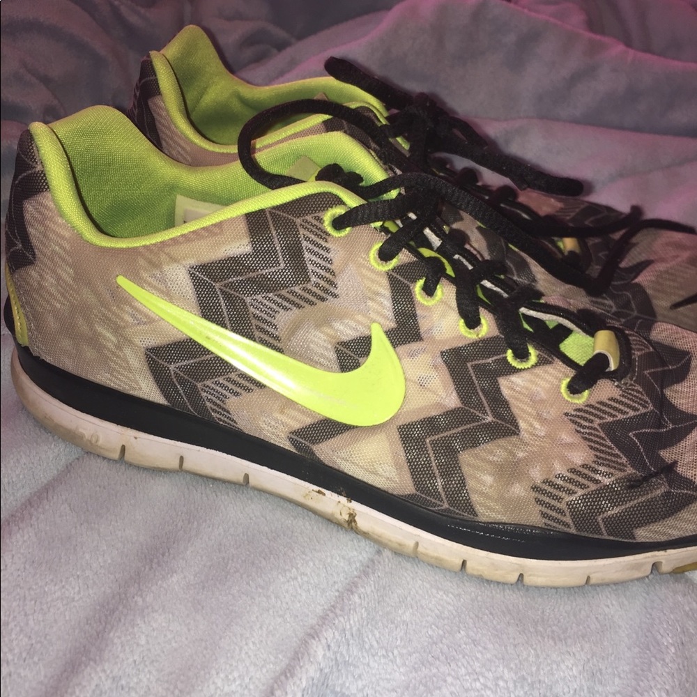 Nike free chevron green 9.5 women’s